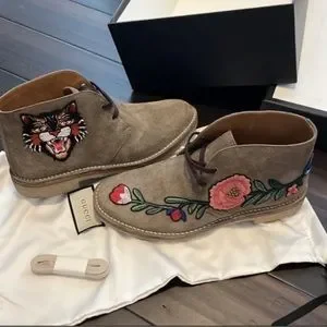 Gucci Moreau embroidered chukka boots.
Size 8.5 Gucci - 9.5 US Gucci | Shoes | Nwt 0 Authentic New Men Gucci New Moreau  main image 3